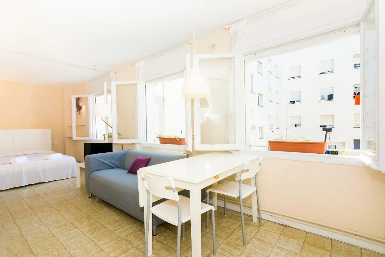 Homeholidaysrentals Diana ピネダ・デ・マール 0*,  スペイン