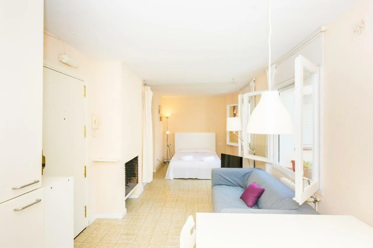 HomeHolidaysRentals Diana Pineda de Mar Apartment