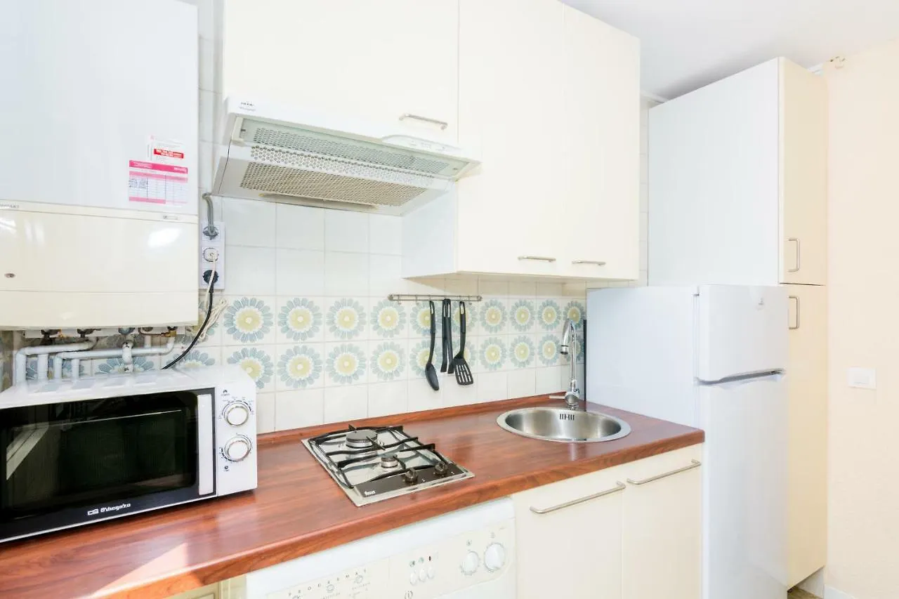 HomeHolidaysRentals Diana Pineda de Mar 0*,